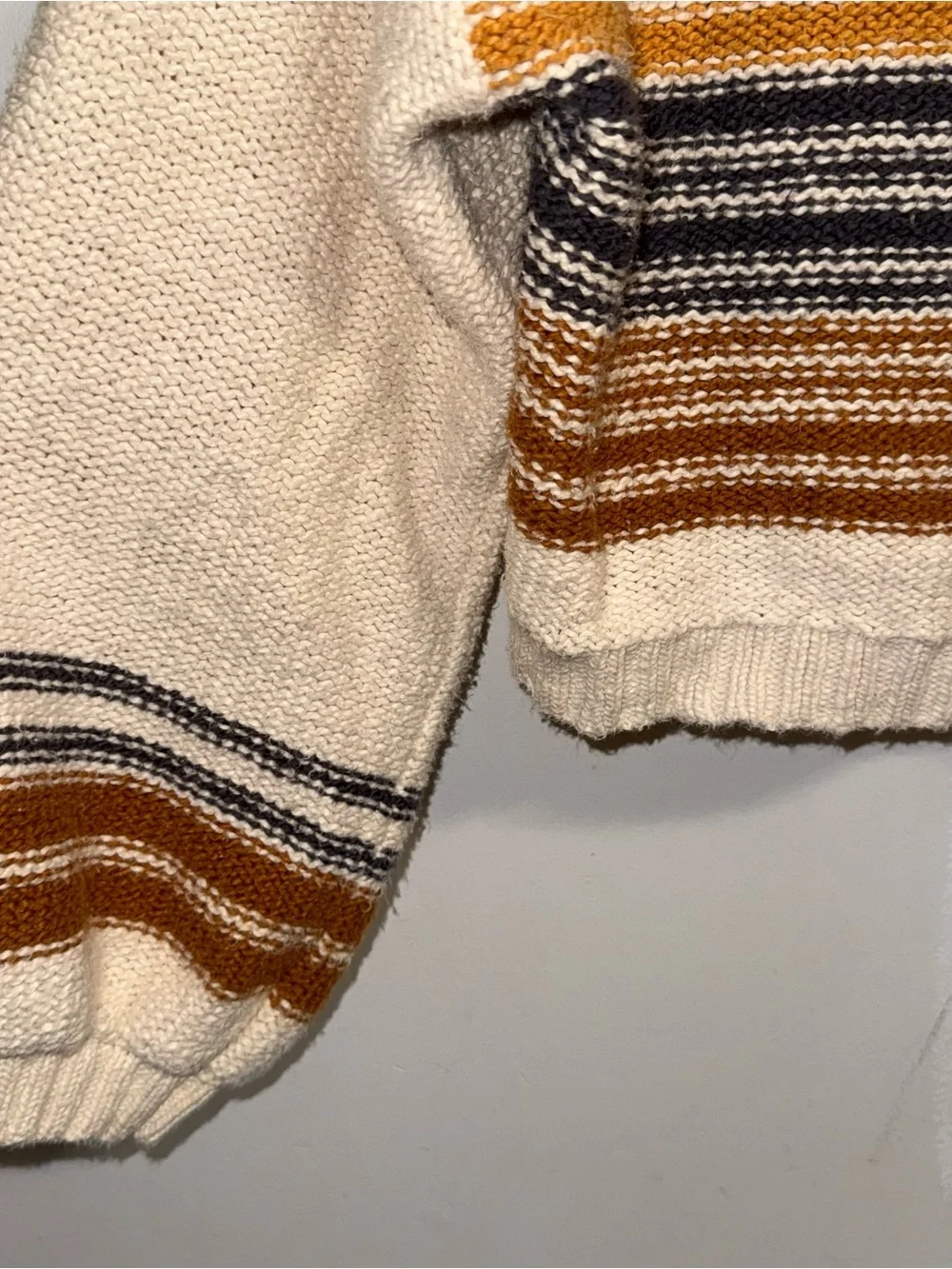 $60 PRE-OWNED Billabong Seeing Multi-Colored Stripes Cropped Pullover Sweater M